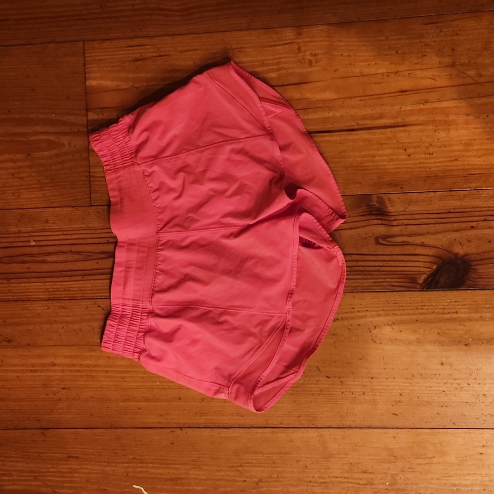 high waisted hotty hot size 6 in lip gloss.  Worn only a couple times